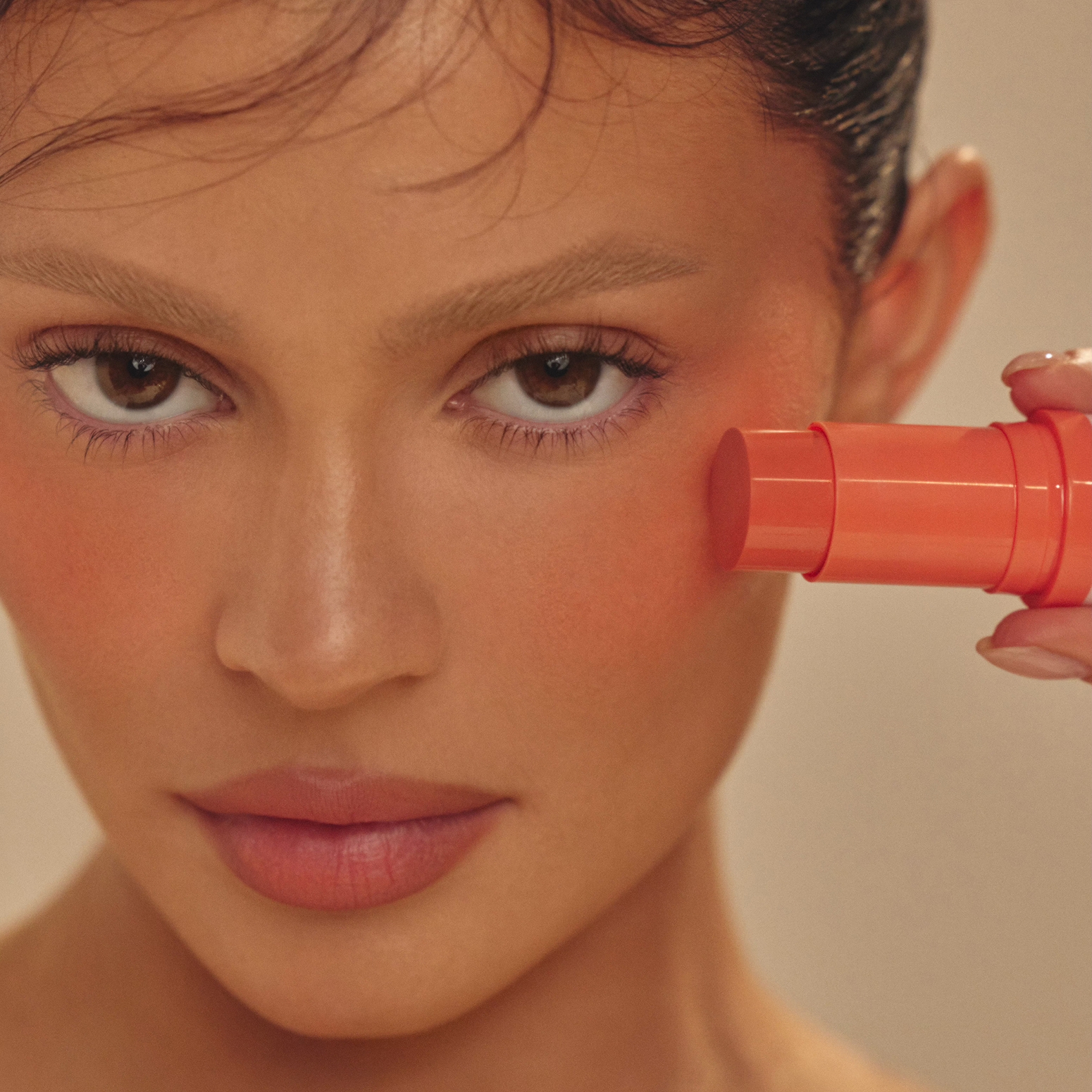 KYLIE POWDER BLUSH STICKS ( RUBOR EN BARRA PARA ROSTRO)